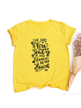 Load image into Gallery viewer, CAMISETA JESÚS ES ESSENTIAL.
