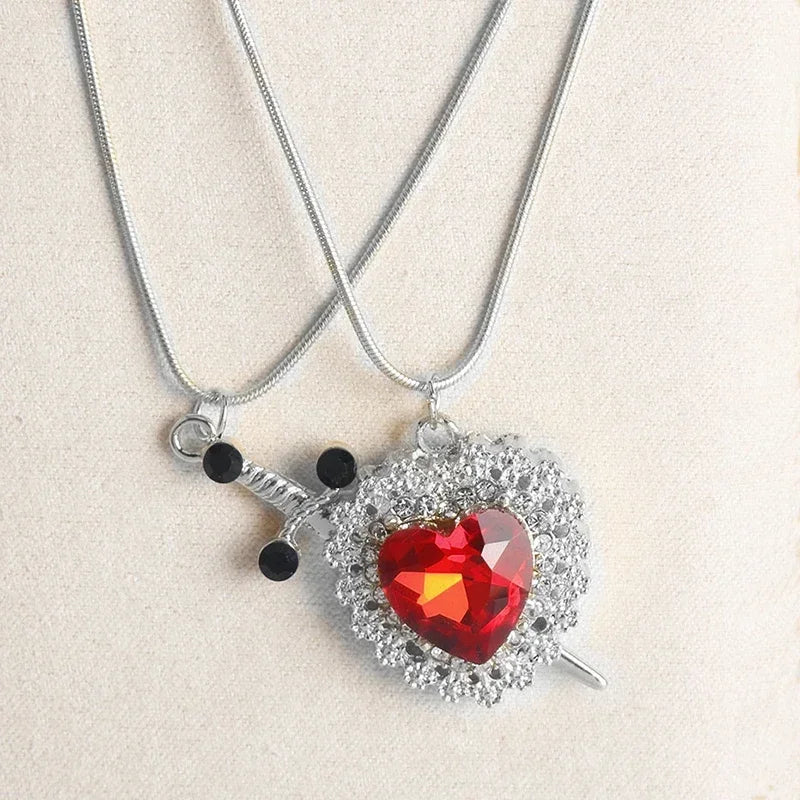 COLLAR ESPADA Y CORAZON 2PCS